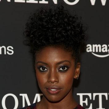 Condola Rashad luce una mirada felina en Nueva York