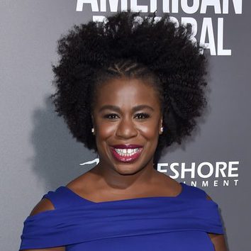 Uzo Aduba recoge el pelo en unas trenzas delanteras