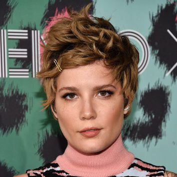 Halsey apuesta por el pelo de punta