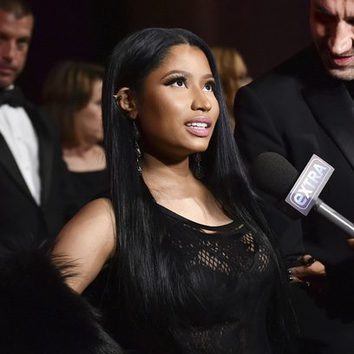 La larga melena lisa de Nicki Minaj en una fiesta en Nueva York