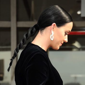 Katy Perry luce una trenza de cuerda