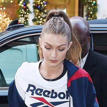 Gigi Hadid adorna su coleta con dos trenzas de raíz