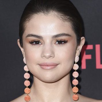 Selena Gomez apuesta por resaltar sus ojos con una llamativa y original sombra