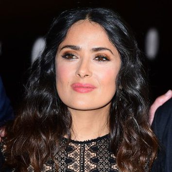 Salma Hayek apuesta por una melena ondulada