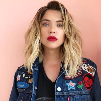 Ashley Benson, la mujer de labios rojos