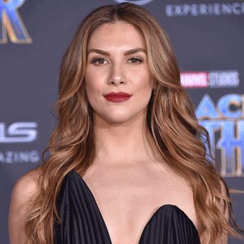 Allison Holker se decanta por las ondulaciones