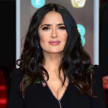 La melena suelta y ondulada de Salma Hayek