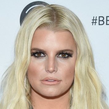 Jessica Simpson apuesta por el rubio platino