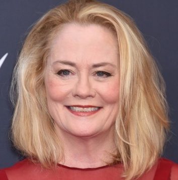 Cybill Shepherd con una melena midi