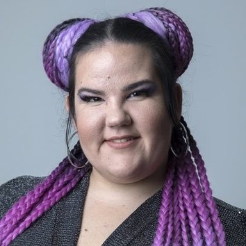 Las trenzas moradas de Netta