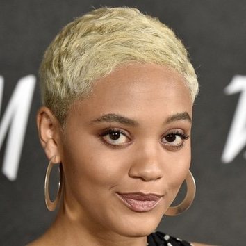 Kiersey Clemons apuesta por el rubio