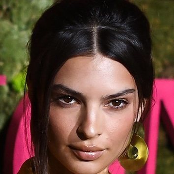 Emily Ratajkowski apuesta por la naturalidad