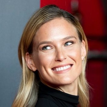 Bar Refaeli apuesta por la naturalidad