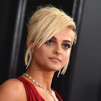 La oscura mirada de Bebe Rexha