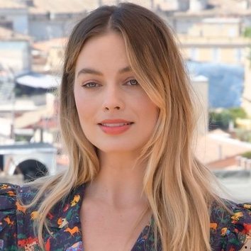 Margot Robbie y el maquillaje natural que conquista el Tíber