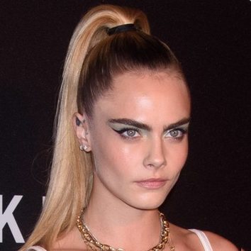 Cara Delevingne recupera su larga melena de la juventud