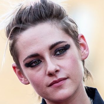 El inexplicable primer beauty look de Kristen Stewart en San Sebastián