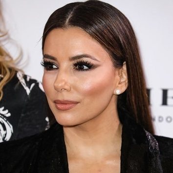 Eva Longoria apuesta y gana con un smokey eye de infarto