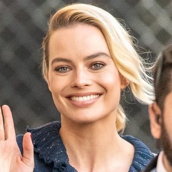 Margot Robbie luce un maquillaje ideal gracias al uso de infalibles