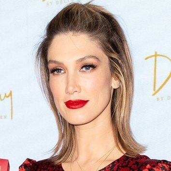 Delta Goodrem demuestra que el labial rojo nunca pasa de moda