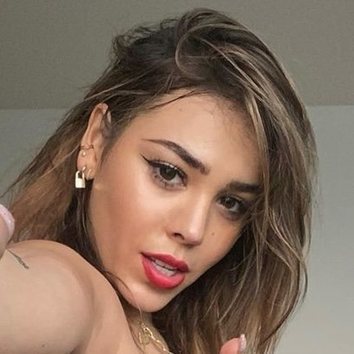 El cat eye perfecto de Danna Paola tras 3 horas de cardio