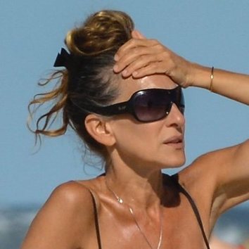 Sarah Jessica Parker se pone cómoda en la playa