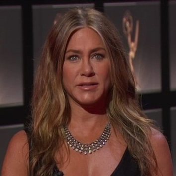 La melena surfera de Jennifer Aniston