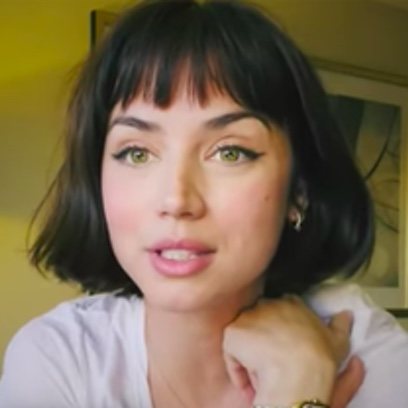 Ana de Armas apuesta por el bob con flequillo